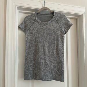 Lulu lemon swiftly top